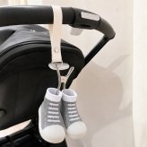 SALE￥1980→￥980【名入れ刻印無料】【2点セット/クリップ＆マグホルダー】ベビーカー クリップ シューズクリップ マグストラップ ずれ防止 すべり止め ブランケットクリップ スニーカー 靴クリップ ベビーカーフック おでかけ便利グッズ 出産祝い ギフトセット 落下防止
