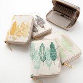 お札が折れない コンパクトウォレット 【 季節の森 】 全面 刺繍 北欧風