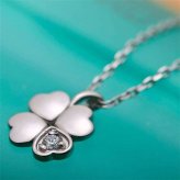 ダイヤモンド ネックレス 一粒 プラチナ Pt900 四葉 クローバー モチーフ ペンダント 0.014ct 鑑別カード付き レディース アクセサリー ジュエリー 誕生石