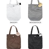 スヌーピー エコバッグ チャーム付き SNOOPY 折りたたみ コンパクト カラビナ付き 買い物バッグ サブバッグ トートバッグ ポーチ付き 持ち運び ふわふわ もこもこ マスコット ウッドストック チャーリーブラウン ジョークール キャラクター かわいい 女性 ギフト プレゼント