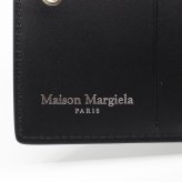 メゾン マルジェラ　Maison Margiela　二つ折り財布　SA3UI0007 P4745 T8103　ブラック　グレインレザー　4ステッチ バイフォールド ウォレット　コンパクト財布　シンプル ミニウォレット