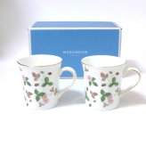ウェッジウッドWEDGWOOD　ワイルドストロベリー　ビーカー　デルフィー ペア（ペアブランドボックス付き）【御結婚御祝・内祝・新築御祝・還暦御祝・御礼・寿・ギフト包装可能】