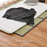 畳マットレス 水拭きOK 4つ折り 伏見 SD セミダブル 約120×200×1.1cm 折りたたみ 折り畳み い草風 布団の下 置き畳 無地 軽量 い草マットレス 折りたたみ畳 敷きマット 和室 フローリング 寝室 畳敷き 折り畳みマット 寝具 新生活