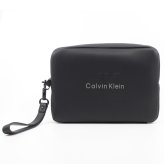 カルバンクライン　CK　Calvin Klein　セカンドバッグ　LV04D1257G UB1　ブラック BLACK　BOLD POUCH WITH HANDLE　ボールド ポーチ ウィズ ハンドル　クラッチバッグ　Europeライン