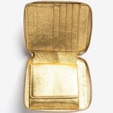 コムデギャルソン COMME DES GARCONS EMBOSSED LOGOTYPE エンボス ロゴタイプ Bifold Wallet 二つ折り財布 SA2100EG ユニセックス 財布