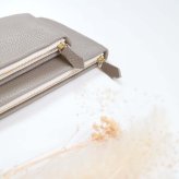 【ポーチS】父の日 母の日 誕生日 名入れ ギフト プレゼント クリスマス 日本製 ホワイトデー バレンタイン 結婚記念日 記念日 結婚祝い 就職祝い 入学祝い 卒業祝い 退職祝い 還暦祝い 出産祝い お返し お礼 お祝い 御祝い 新生活 成人祝い 昇進祝い 送別会 贈り物 女性 男性 彼女 妻 送料無料 友達 20代 30代 40代 50代 彼氏 人気 おしゃれ 本革 ポーチ
