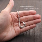 ハワイアンジュエリー ネックレス フィッシュフック モアナ ネックレス 刻印 無料 誕生石入れ可 カレイキニ Mサイズ ロジウムコーティング シルバー925 ギフトラッピング可能 プレゼント ハロウィン 【品番：CG-SP3405】