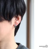 シルバー925 唐草ピアス アラベスク フープピアス 太め シルバーピアス ブラック かっこいい 精巧 浮き彫り ツートン バイカラー コンビ 大きめ 片耳 メンズ 男性 金属アレルギー対応 イヤリング