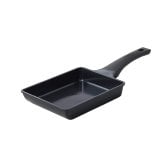 エッグパン ヒスイフライパン クアッドコーティング 卵焼き器 玉子焼き フライパン 14×19cm セラミックコーティング PFASフリー ヒスイ 竹炭 黄土 エンボス加工 焦げ付きにくい 軽量 IH対応 ガス火対応 オール熱源対応 朝食 お弁当 おしゃれ 調理器具 キッチン用品 新生活 結婚祝い プレゼント ギフト アピデ
