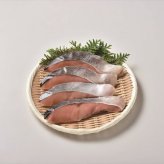 送料無料 北海道産地直送 三協水産 北海道日高沖船上活〆桜鱒切身と秋鮭切身  ※ご注文後約7～10日前後での発送となります。沖縄・離島へは別途配送料が発生いたします お取り寄せグルメ スイーツ