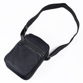 高品質ヨーロッパ輸入モデル トミーヒルフィガー TOMMY HILFIGER ショルダーバッグ NYLON MINI REPORTER メンズ ブラック AM0AM14688 BDS BLACK 送別会 誕生日 結婚祝い 結婚式 彼氏 息子 夫 男性 名刺入れ 高級 父の日 母の日 即日発送