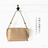 日本製 ショルダー ハンドバッグ 本革 小さめ ミニ ショルダーバッグ レディース 革 黒 ミニバッグ レザー 2way バッグ ミニショルダー ベージュ ブラック ショルダーポシェット 軽量 セレモニーバッグ 結婚式 法事 葬儀 秋 肩掛け ショルダーバック ファスナー 付き 仕切り