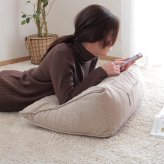 背もたれクッション[三角クッション 背もたれ 三角枕 洗える カバー セット バックレスト 寄りかかり クッション 壁 背中 椅子 ベッド ごろ寝クッション へたりにくい 4way まくら ピロー スマホクッション 足置きクッション]