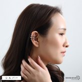 ステンレス 3連イヤーカフ シンプル ライン メタルイヤーカフ 重ね付け風 ゴールド 18KGP シルバー ミックス 片耳1点 可愛い プチプラ 耳の穴不要 痛くない レディース 女性 金属アレルギー対応フェイクピアス ノンホール イヤリング