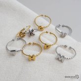 ステンレス イニシャル オープンリング 18KGP レディース 指輪 アルファベットリング 英字リング ゴールド シルバー 華奢 細身 小ぶり かわいい書体 シンプル 重ね付け 金属アレルギー対応 韓国アクセサリー ファッション