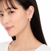 コーチ ピアス シグネチャー エナメル ハギーピアス 女性 レディース ゴールド COACH 選べる2カラー 【448375GLD001 448375GLD100】 ジュエリー アクセサリー 【ラッピング無料 誕生日 お祝い プレゼント ギフト 贈り物】