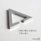 ステンレス トライアングルイヤーカフ フェイクピアス ノンホール 三角 穴不要 メンズ レディース 耳飾り シンプル ゴールド 金 片耳用 イヤリング 男性 女性