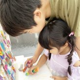 お名前クレヨン カラフル 名入れ 出産祝い 誕生日プレゼント プチギフト ギフト 男の子 女の子 子ども ママ 世界にひとつ