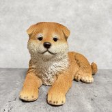犬の置物 寝そべる秋田犬 横幅31cm woobia ウービア 大きい かわいい おしゃれ ガーデン インテリア オブジェ 可愛い プレゼント 北欧 玄関 雑貨 動物 モダン 面白い 庭 ギフト 屋外 家 リアル 玄関先 ガーデンオーナメント