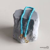 ターコイズブレスレット 細身 ビーズ レディース アクセサリー 腕輪 小粒 丸玉 ブルー 青 水色 華奢 シンプル 上品 きれいめ カジュアル 大人 女性 おしゃれ 手元コーデ デイリー 普段使い 重ね付け 夏 海 リゾート 人気