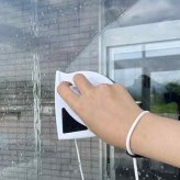 両面窓ガラス磨き器 ホワイト 室内から両面清掃 マグネット式 窓拭き ワイパー 出窓 押し開き窓 冊子窓対応 時短 高所安全 ガラスクリーナー 大掃除 新生活 清掃用品 約3-8mm厚対応 ABS樹脂 磁石