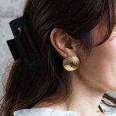 ステンレス サークルピアス ワイド 18KGP 両耳用 2点セット レディース ゴールド 大ぶり ラウンド 透かし ボリューム 存在感 上品 華やか 大人 女性 アクセサリー 耳飾り おしゃれ きれいめ モード レトロ パーティー
