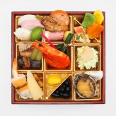 大阪 北新地平八 監修 綾華 和風おせち 二折重 約2人前 各28品目 御節料理 お正月 おせち 和惣菜 冷蔵 縁起物 正月料理【沖縄県・離島 配送不可】