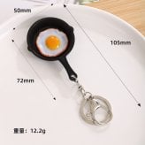 ミニチュア フライパン キーホルダー 3個セット 食品サンプル風 パスタ 餃子 目玉焼き バッグチャーム リアル かわいい おもしろ 雑貨 鍵飾り レディース プチギフト プレゼント