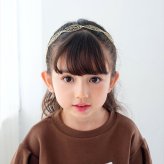 カチューシャ キッズ 通販 Rora ルシー ヘアアクセサリー 髪飾り 髪留め 子供 女の子 かわいい おしゃれ 可愛い オシャレ 細身 リーフ メタル お出かけ フォーマル 発表会 結婚式 お呼ばれ 七五三 上品 きれいめ キッズファッション