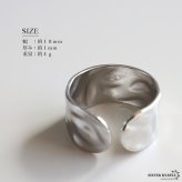 ステンレス ゆがみリング ワイドリング 槌目模様 凹凸 マットリング シンプルリング ゴールド 18K GP シルバー フリーサイズ レディース 女性 指輪 金属アレルギー対応