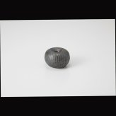 銀彩　丸型茶せん直し 磁器 美濃焼 やきものの里から、暮らしを贈ります。　ギフト 食器 セット テーブルウェア