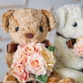 花束シュガー体重ベア2体セット｜ブーケを持つウェディングペアギフト｜結婚式の両親贈呈品に