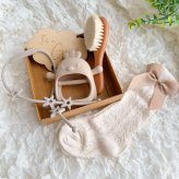 ベビーギフトセット 赤ちゃん ハローベビーセット クリームベージュ（かみかみ歯固め トイホルダー ベビーソックス ベビーブラシ 木製カード）ギフト プレゼント 出産祝い
