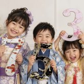【15種類】753 レターバナー Lサイズ 和柄 カラー 七五三 前撮り 撮影小物 男の子 女の子 木製 数字 オブジェ 数字 ナンバー フォトプロップス 誕生日 3歳 5歳 7歳 記念日 出産祝い セレモニー 子供部屋 和風 ナチュラル かわいい おしゃれ インテリア 男の子 女の子 鶴 龍 トラ 花 桜 金魚 扇 大きい ウッド セルフフォト 記念日 記念品 セレモニー