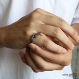 ステンレス 巻き付くスネークリング 蛇 指輪 メンズ 鱗模様 立体デザイン アニマル 爬虫類 精巧 リアル 曲線 個性的 存在感 クール ロック パンク ゴシック モード ストリート 手元 アクセサリー 金属アレルギー対応