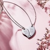 【送料無料】【名入れ無料】 ペアネックレス 2本セット ステンレス 誕生月カラーキュービック シェアハート サージカルステンレス316L アレルギーフリー アクセサリー ジュエリー プレゼント ギフト 記念日 white clover ホワイトクローバー 刻印無料 即日発送
