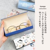 メガネケース スヌーピー クロス付き クロス付き 眼鏡ケース おしゃれ 可愛い プレゼント コンパクト シンプル ハード 丈夫 女の子 レディース 男性 メンズ 男の子 めがね キャラ プレゼント ギフト 贈り物 母の日 クリスマス プレゼント PEANUT