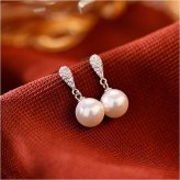 パール ピアス 通販 揺れるピアス イヤリング 耳飾り アクセサリー シンプル 大人っぽい 上品 きれいめ おしゃれ かわいい 結婚式 二次会 入学式 卒業式 入園式 卒園式 フォーマル 冠婚葬祭 贈り物 女性 レディースアクセサリー レディースジュエリー