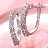 ピアス レディース 18K ホワイトゴールド ダイヤ 20石 エタニティピアス ダイヤモンド 18金 高級 ジュエリー 記念日 誕生日 プレゼント ギフト 贈り物