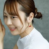 ゆらゆら揺れる小さなさくらんぼ フックピアス 金属アレルギー対応 ステンレス製 春 赤い実 かわいい