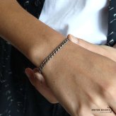 チタン シングル喜平ブレスレット 細身 シルバー メンズ チェーン 腕輪 シンプル 渋い色合い スリム アクセサリー クール シック ミニマル 大人 カジュアル きれいめ 重ね付け ベーシック 手元 定番 金属アレルギー対応