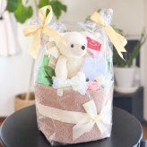 おむつケーキ 出産祝い くまちゃん ぬいぐるみ 名入れ対応 テープS 15枚 タオル ガーゼ くつ下 ベビーギフト 男の子 女の子