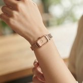 コーチ 腕時計 レディース 正規品 5年保証 ケイディ 小ぶり スクエア ローズゴールド ブレスレット 上品 おしゃれ かわいい 女性 彼女 妻 母 娘 誕生日 記念日 プレゼント ギフト 純正ショッパー付き COACH CADIE 成人 卒業 入学
