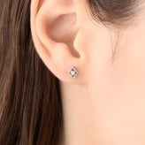 【無料ラッピング】 ヨンドシー 4℃ ピアス K10 ホワイトゴールド シンプル 上品 ダイヤモンド レディース ブランド 正規品 新品 ギフト プレゼント 人気 おすすめ 誕生日 記念日 クリスマス  送料無料 4cd522806