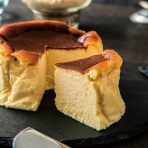 【和三盆バスクチーズ 4号】ギフト チーズケーキ プレーン ショコラ 抹茶 お誕生日 結婚祝い 内祝 出産祝い お取り寄せ 大人気 デザート おやつ【送料無料※一部地域を除く】