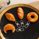 パン キーホルダー 食品サンプル風 ミニチュア フード バッグチャーム ドーナツ バゲット クロワッサン 牛角パン かわいい おしゃれ 鍵飾り 小物 雑貨 プレゼント