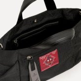 【無料ラッピング】 ヴィヴィアン ウエストウッド Vivienne Westwood トートバッグ Henry Small 日本製 ブラック ブランド 正規品 新品 ギフト プレゼント 人気 おすすめ 誕生日 記念日 クリスマス 送料無料 vwt522420