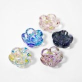 【江戸硝子 うきよ花 箸置き 5個セット】【ラッピング・熨斗対応可】【結婚のお祝いに】誕生日 両親 父 母 夫婦 祖父母 結婚記念日 父の日 母の日 敬老の日 特別 友達 カップル パートナー お揃い 家族 結婚祝い 新築祝い 和モダン 国内生産 内祝い 上品 優美 上司 先輩 後輩 新生活 TOMICRAFT 六角箸置き はし置き おしゃれ 可愛い ガラス食器  ギフト 富硝子 プレゼント