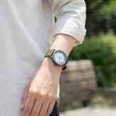 カシオ 腕時計 メンズ レディース カーキ グリーン ホワイト アナログ チープカシオ チプカシ レザーベルト 海外モデル 逆輸入 50m防水 薄型 軽量 シンプル 学生 仕事 誕生日 プレゼント CASIO 収納ケース付き 成人 卒業 入学