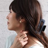 ステンレス スクエアピアス 18KGP 両耳用 2点セット レディース ゴールド ワイド 四角 リブデザイン ボリューム 大ぶり スタッドピアス キャッチ式 存在感 モード 上品 きれいめ 大人 女性 アクセサリー ジュエリー 耳飾り